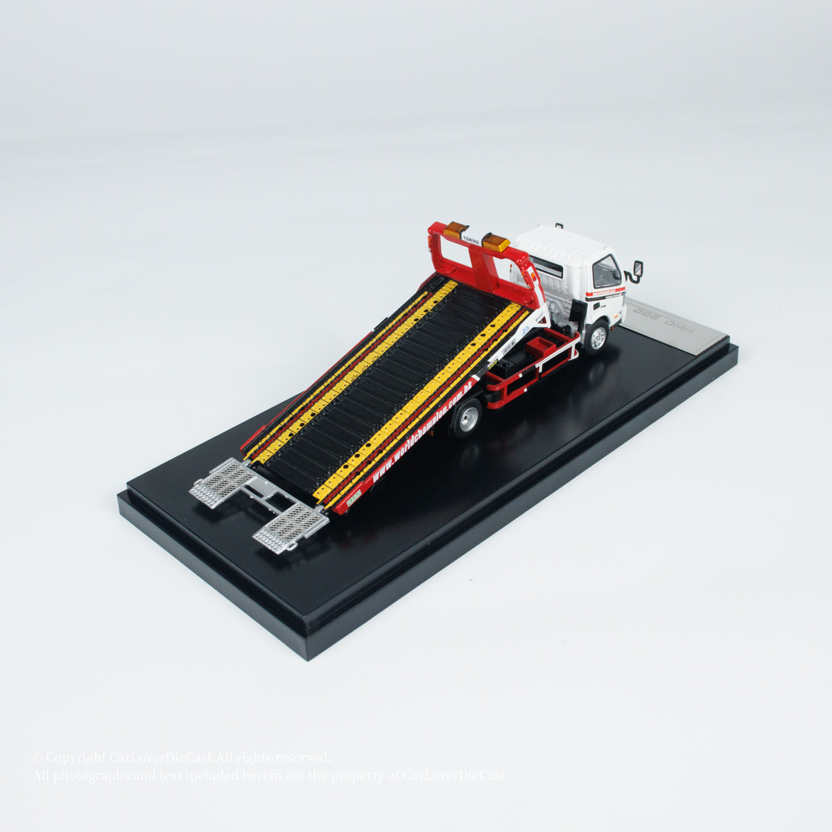 Unique Model × Tiny 1:64 Hino 300 Dutro Full Floor Trailer (UM007-03) Diecast Car Model Available Now