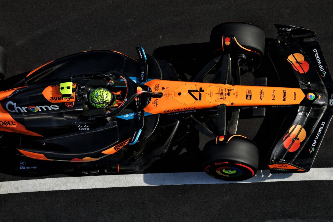 Minichamps 1:64 MCLAREN FORMULA 1 TEAM MCL39 - LANDO NORRIS - CHINA GP 2025 (530256504) Diecast Car Model Available In Q4 2025 Pre Order Now