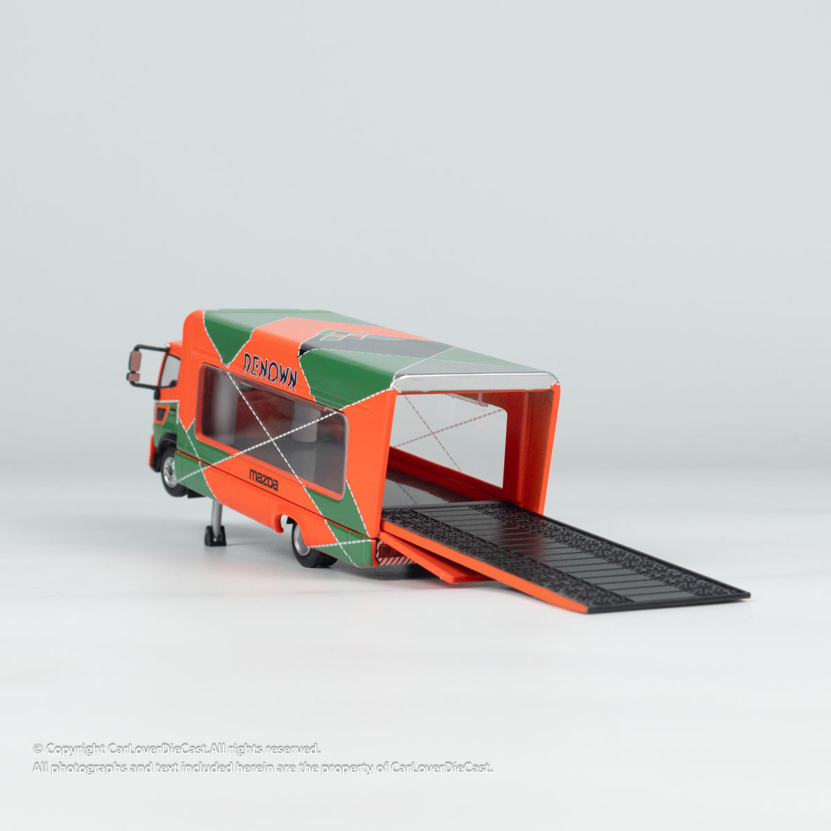 Unique Model 1:64 Hino 500 Ranger Mazda x RENOWN Elevating Container Transport Vehicle (UM001-014) Diecast Car Model AvailableNow